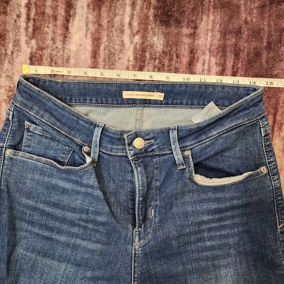 Levi's Classic Blue Women's Skinny Jeans - Picture 3 of 9